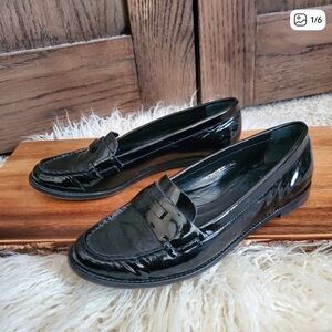 Burberry Patent Loafer size 7